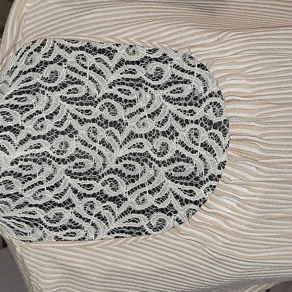 CHICO'S Women's Ruched Round Collared Striped Gold Flecked Beige/White 16 - Picture 5 of 6